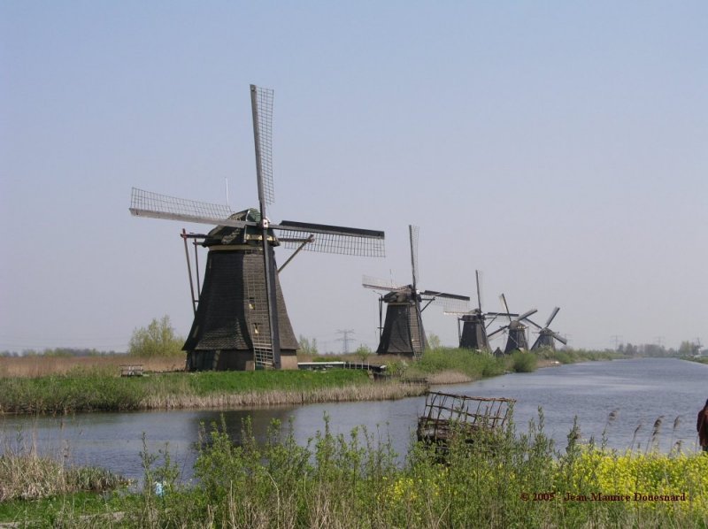 Moulins_de_Kinderdijk-Elshout.jpg